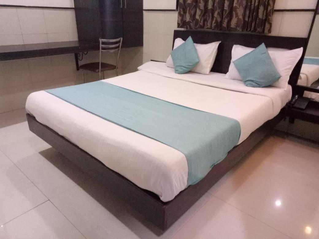 Hotel Sharda Mumbai Exterior photo